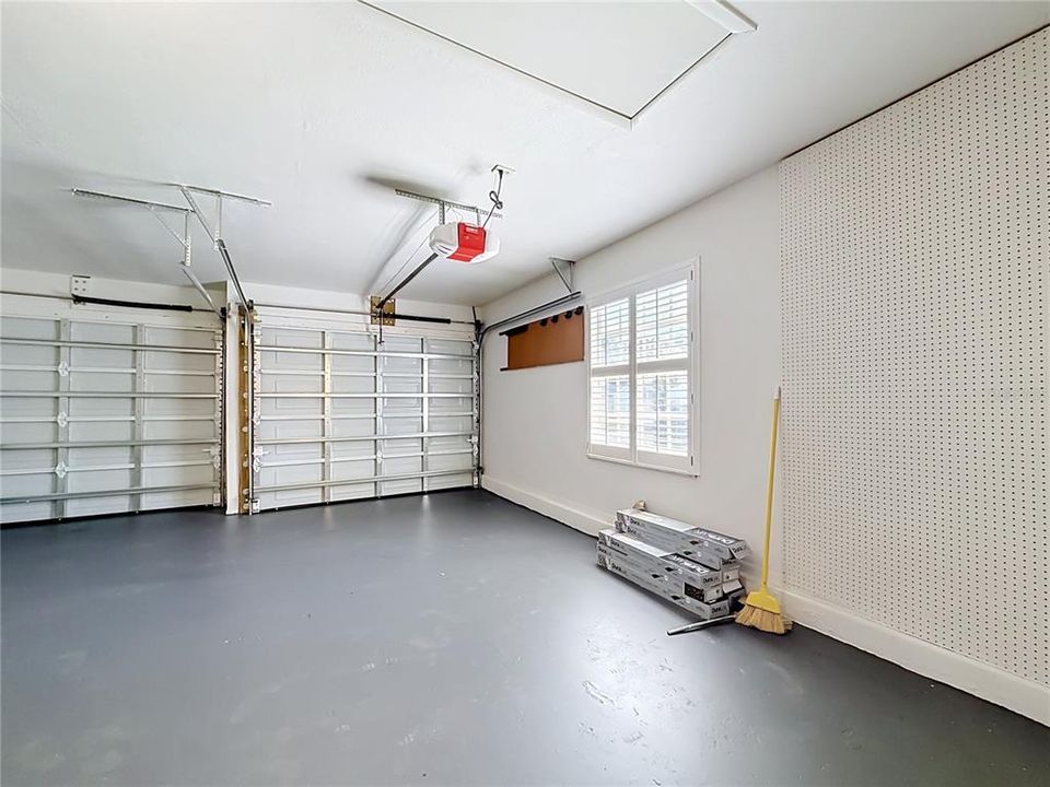 For Sale: $410,500 (4 beds, 2 baths, 1301 Square Feet)