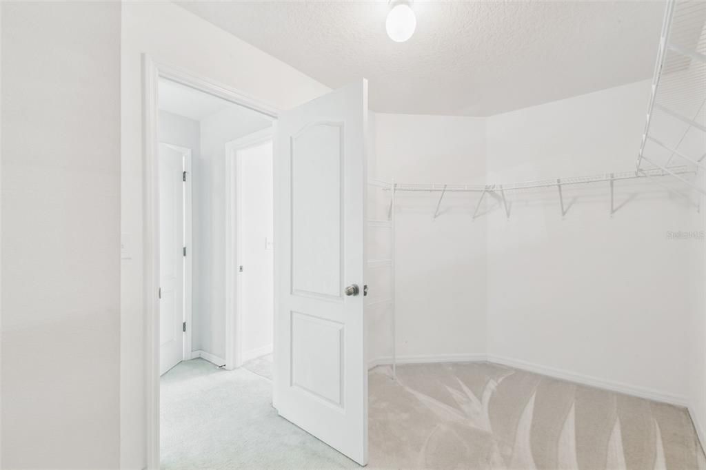 For Rent: $2,950 (4 beds, 2 baths, 2731 Square Feet)