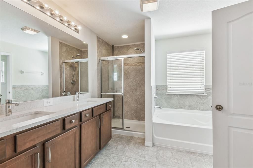 For Rent: $2,950 (4 beds, 2 baths, 2731 Square Feet)