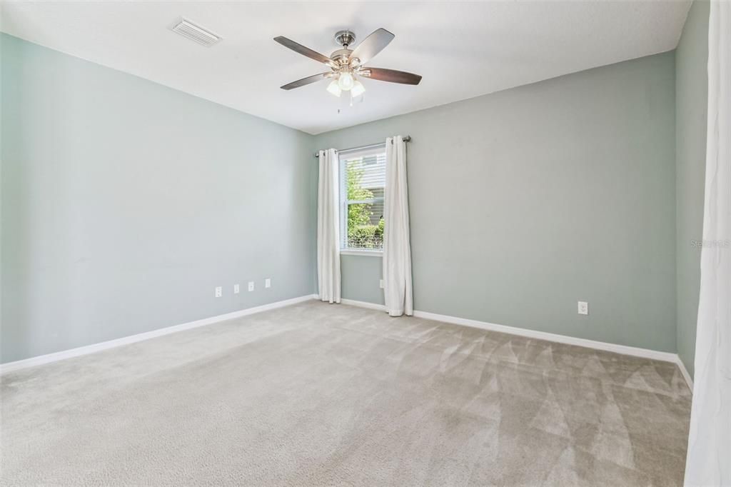 For Rent: $2,950 (4 beds, 2 baths, 2731 Square Feet)