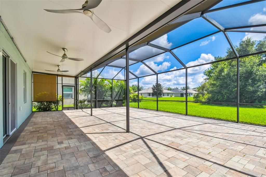 For Rent: $2,950 (4 beds, 2 baths, 2731 Square Feet)