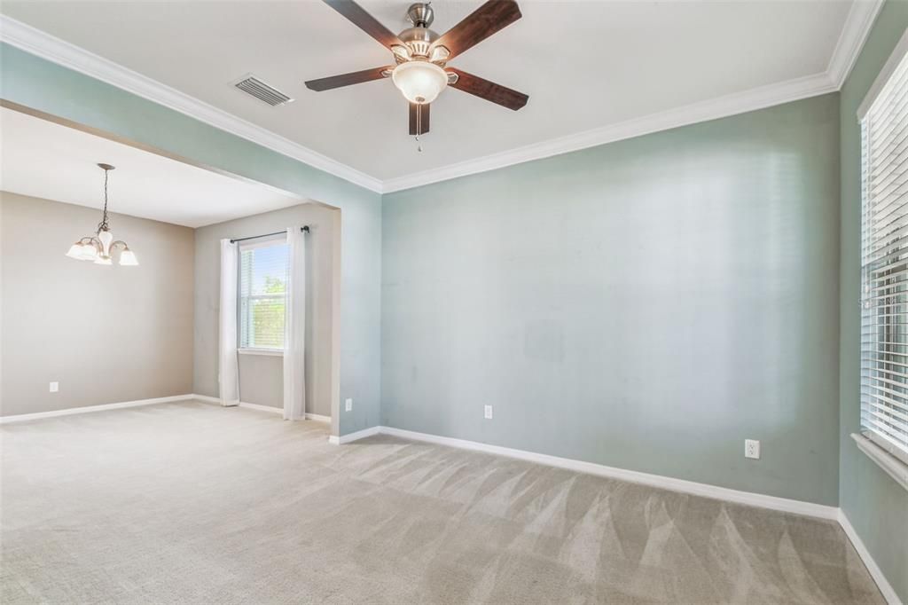 For Rent: $2,950 (4 beds, 2 baths, 2731 Square Feet)