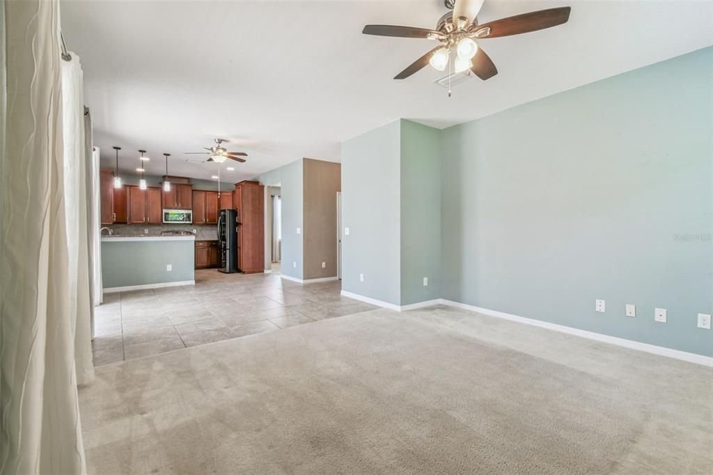 For Rent: $2,950 (4 beds, 2 baths, 2731 Square Feet)