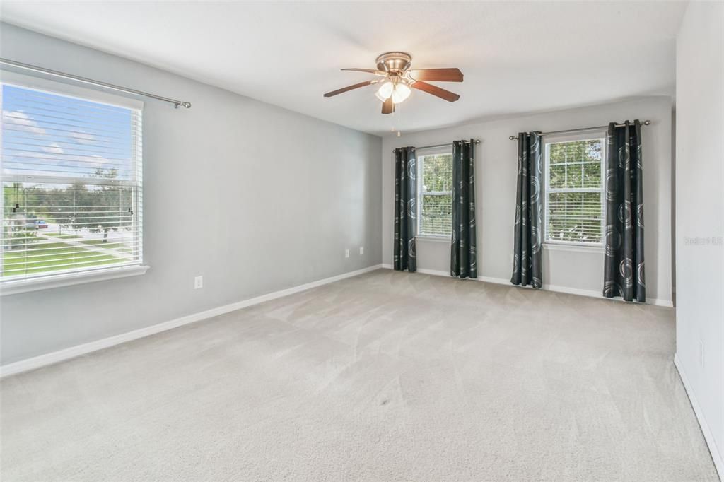 For Rent: $2,950 (4 beds, 2 baths, 2731 Square Feet)