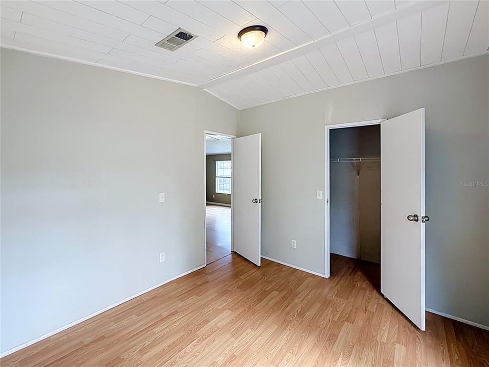 For Sale: $197,500 (5 beds, 3 baths, 2280 Square Feet)