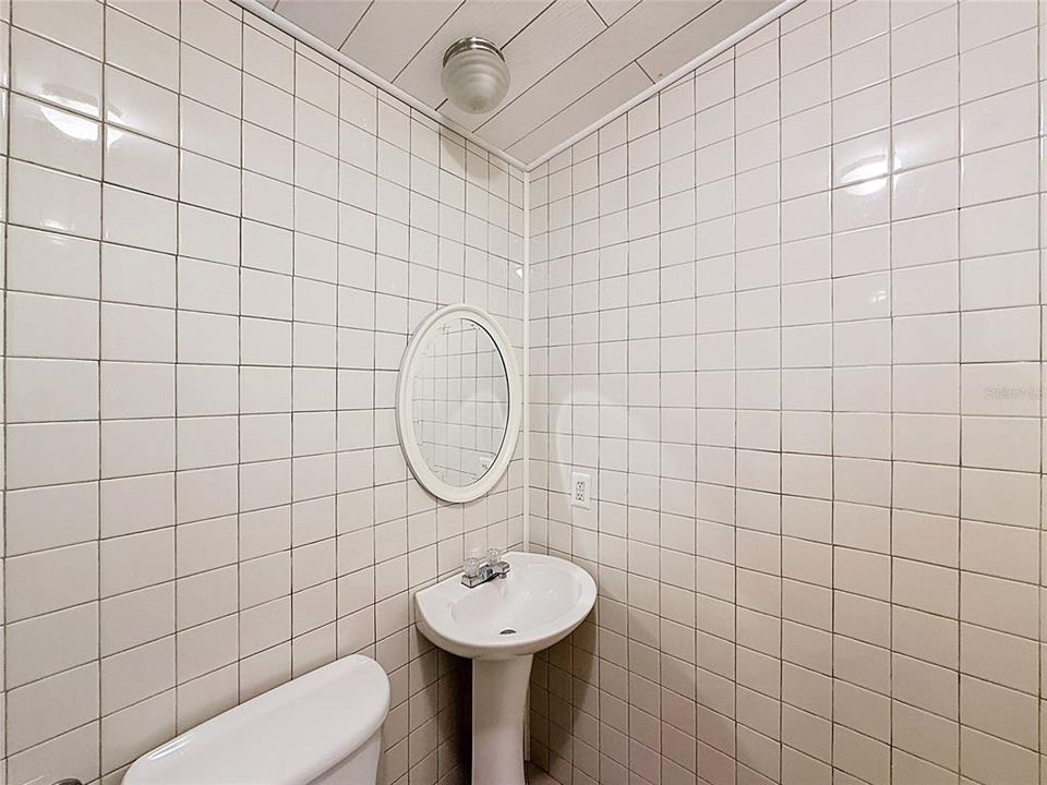 For Sale: $197,500 (5 beds, 3 baths, 2280 Square Feet)