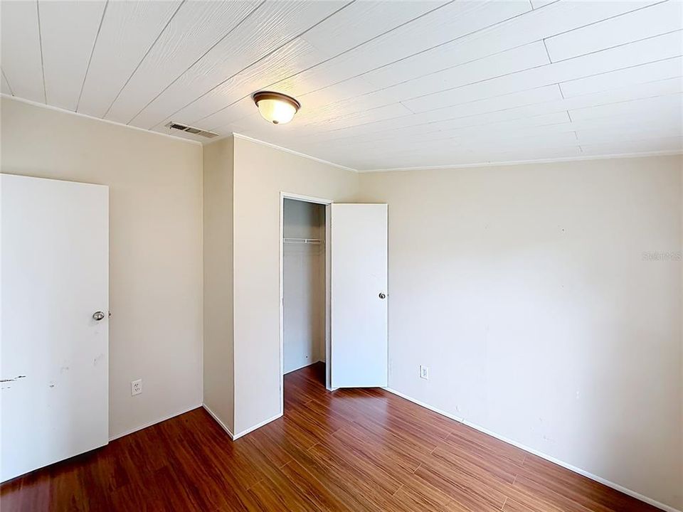 For Sale: $197,500 (5 beds, 3 baths, 2280 Square Feet)