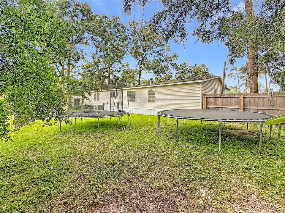 For Sale: $197,500 (5 beds, 3 baths, 2280 Square Feet)
