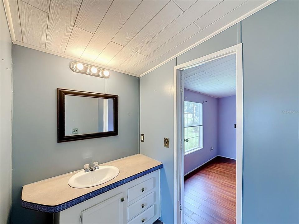For Sale: $197,500 (5 beds, 3 baths, 2280 Square Feet)