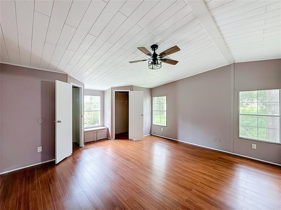 For Sale: $197,500 (5 beds, 3 baths, 2280 Square Feet)