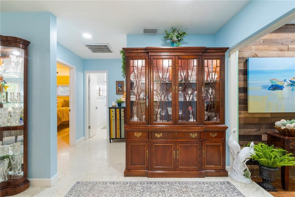 На продажу: $499,999 (2 спален, 2 ванн, 1122 Квадратных фут)
