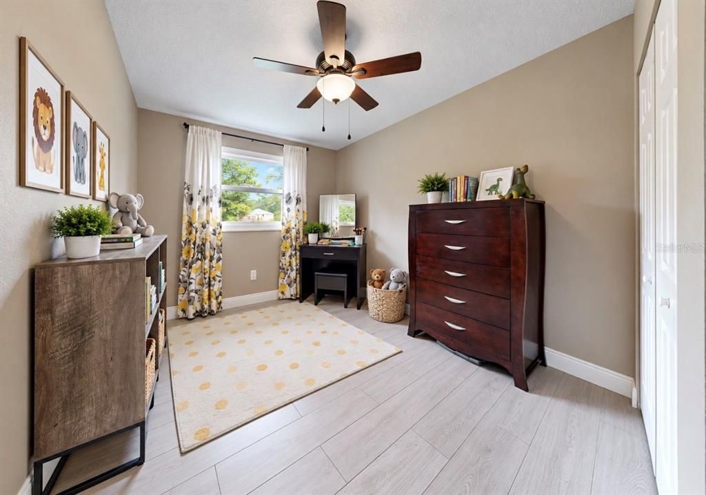 For Sale: $392,500 (3 beds, 2 baths, 1286 Square Feet)
