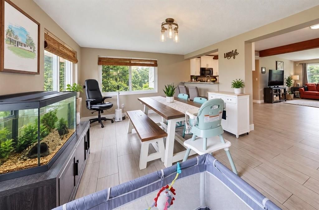 For Sale: $392,500 (3 beds, 2 baths, 1286 Square Feet)