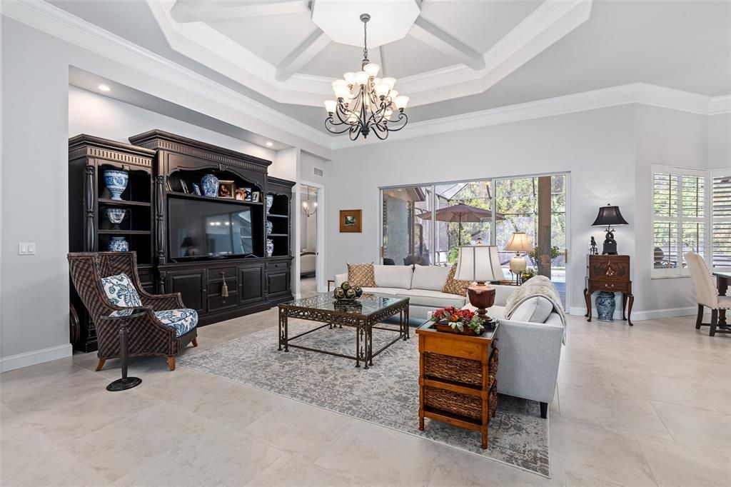 En Venta: $735,000 (3 camas, 2 baños, 2419 Pies cuadrados)