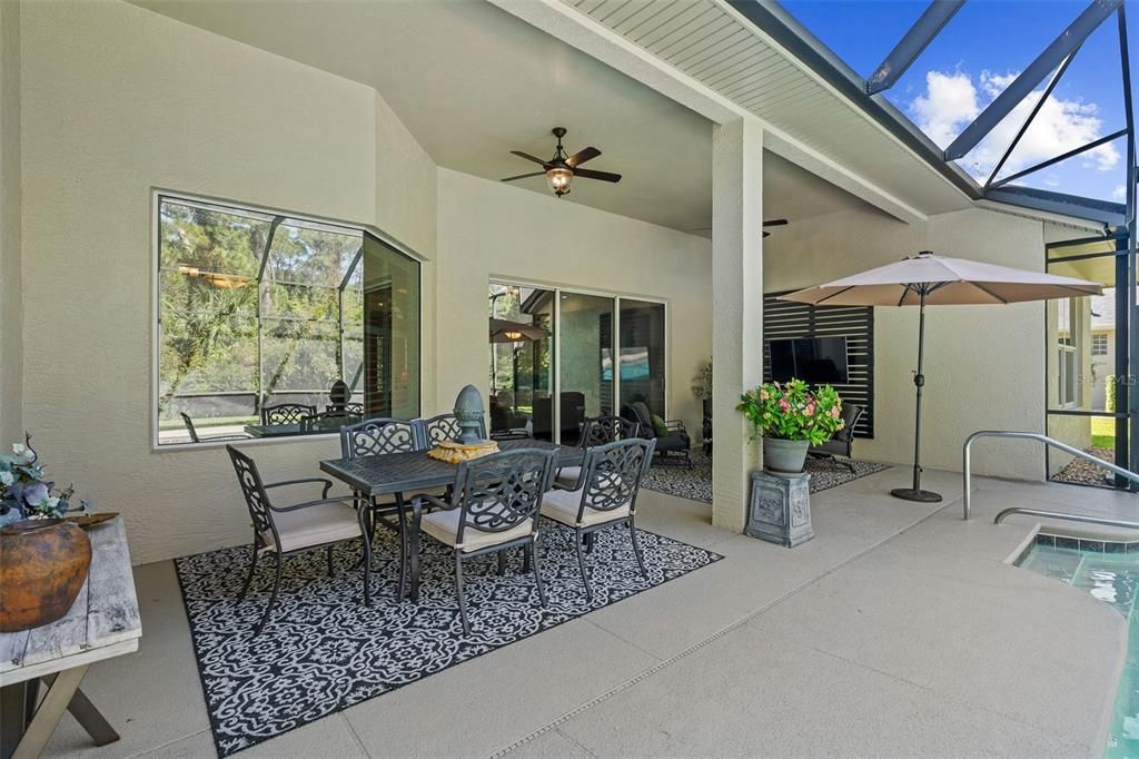 En Venta: $735,000 (3 camas, 2 baños, 2419 Pies cuadrados)