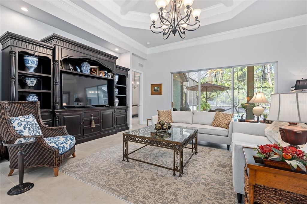 En Venta: $735,000 (3 camas, 2 baños, 2419 Pies cuadrados)