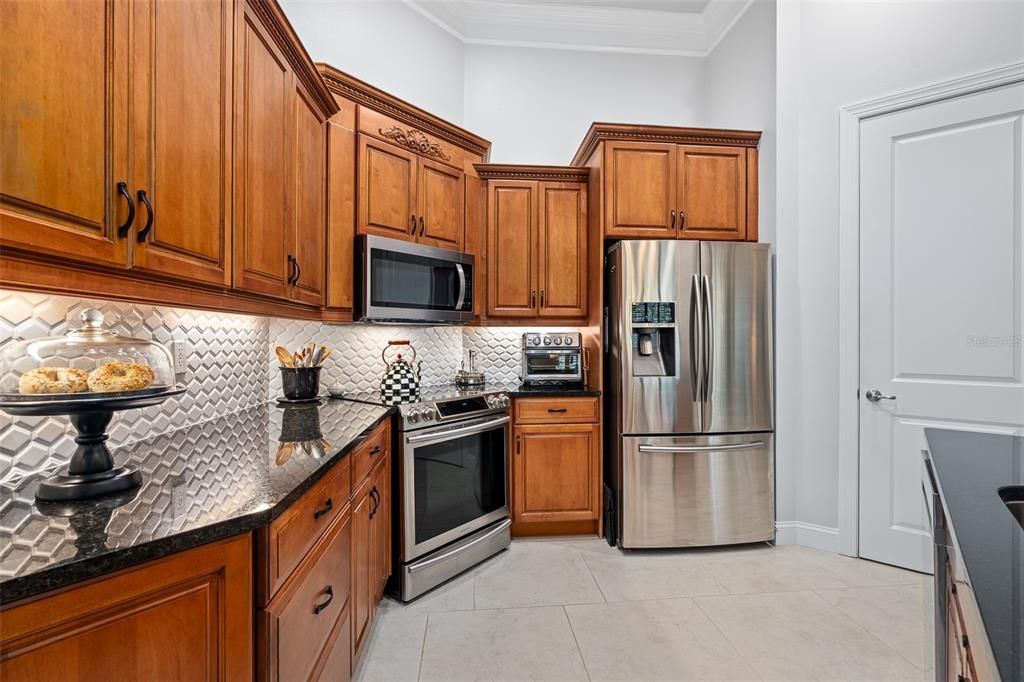 En Venta: $735,000 (3 camas, 2 baños, 2419 Pies cuadrados)