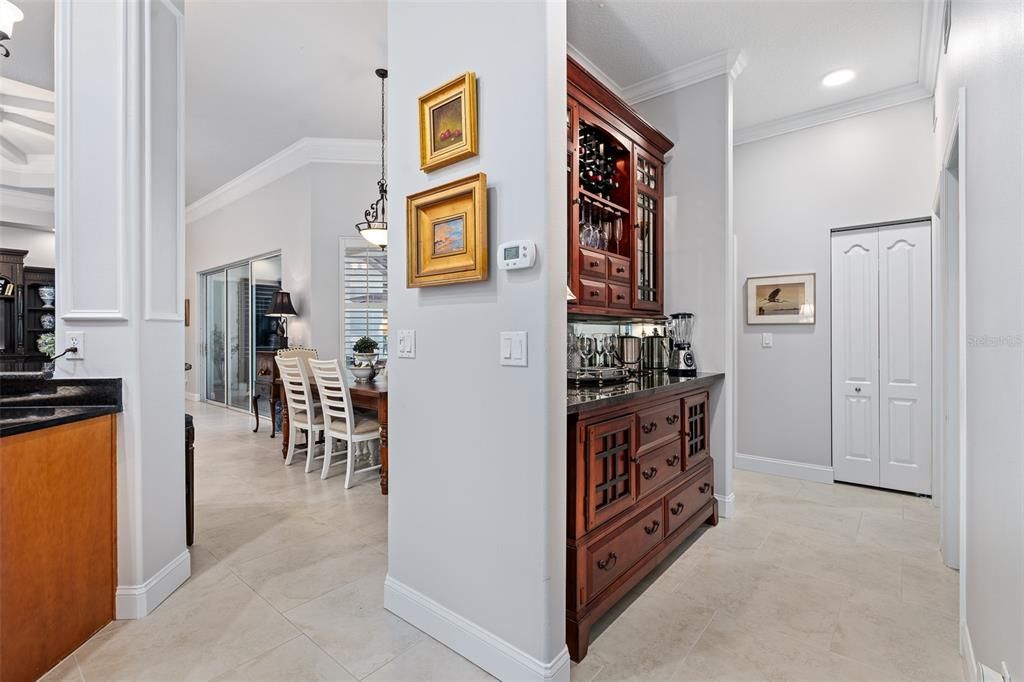 En Venta: $735,000 (3 camas, 2 baños, 2419 Pies cuadrados)