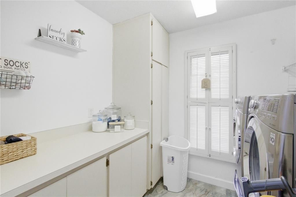 For Sale: $470,000 (3 beds, 2 baths, 2032 Square Feet)