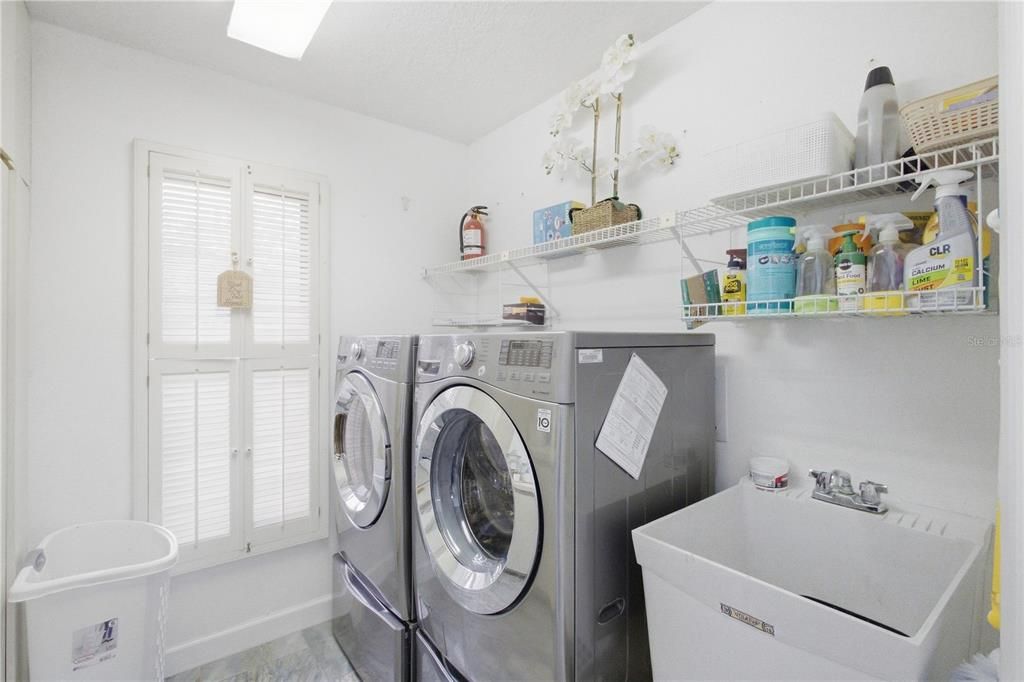For Sale: $470,000 (3 beds, 2 baths, 2032 Square Feet)