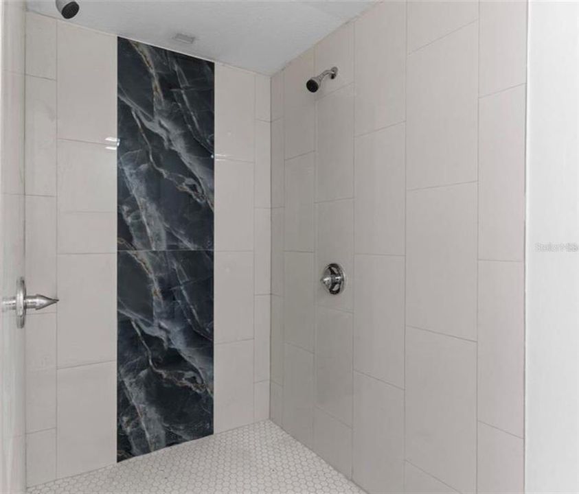 En Venta: $399,000 (6 camas, 3 baños, 2488 Pies cuadrados)