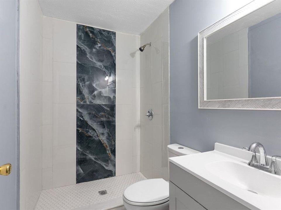 En Venta: $399,000 (6 camas, 3 baños, 2488 Pies cuadrados)