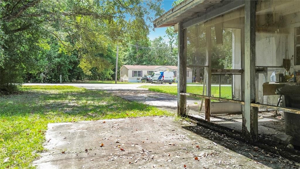 For Sale: $85,000 (1 beds, 1 baths, 804 Square Feet)