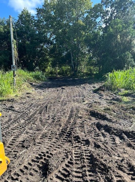 На продажу: $105,000 (0.32 acres)