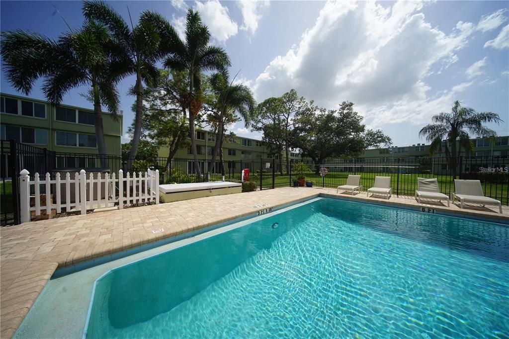For Sale: $129,500 (1 beds, 1 baths, 790 Square Feet)