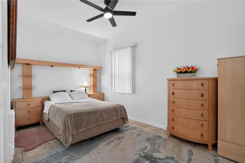 En Venta: $439,000 (4 camas, 0 baños, 2298 Pies cuadrados)
