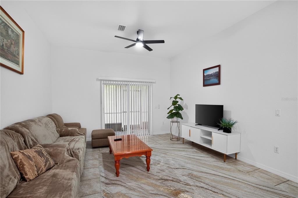 En Venta: $439,000 (4 camas, 0 baños, 2298 Pies cuadrados)