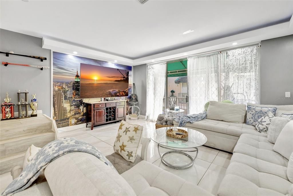 На продажу: $474,990 (4 спален, 2 ванн, 1812 Квадратных фут)
