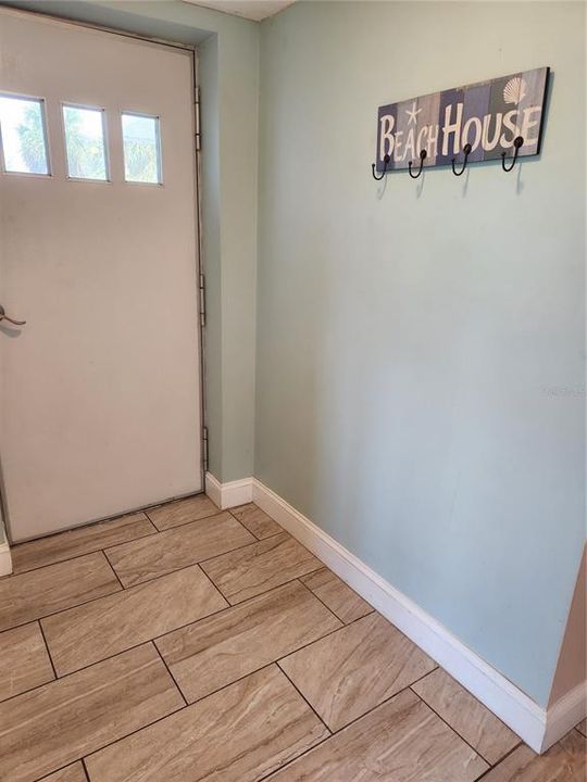 For Sale: $324,900 (2 beds, 2 baths, 912 Square Feet)