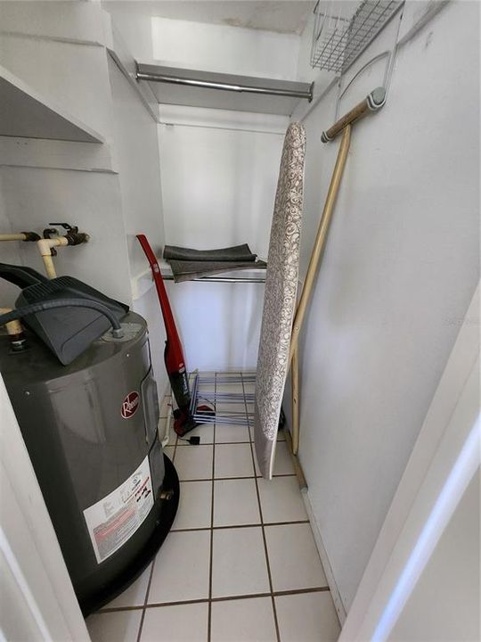 For Sale: $324,900 (2 beds, 2 baths, 912 Square Feet)