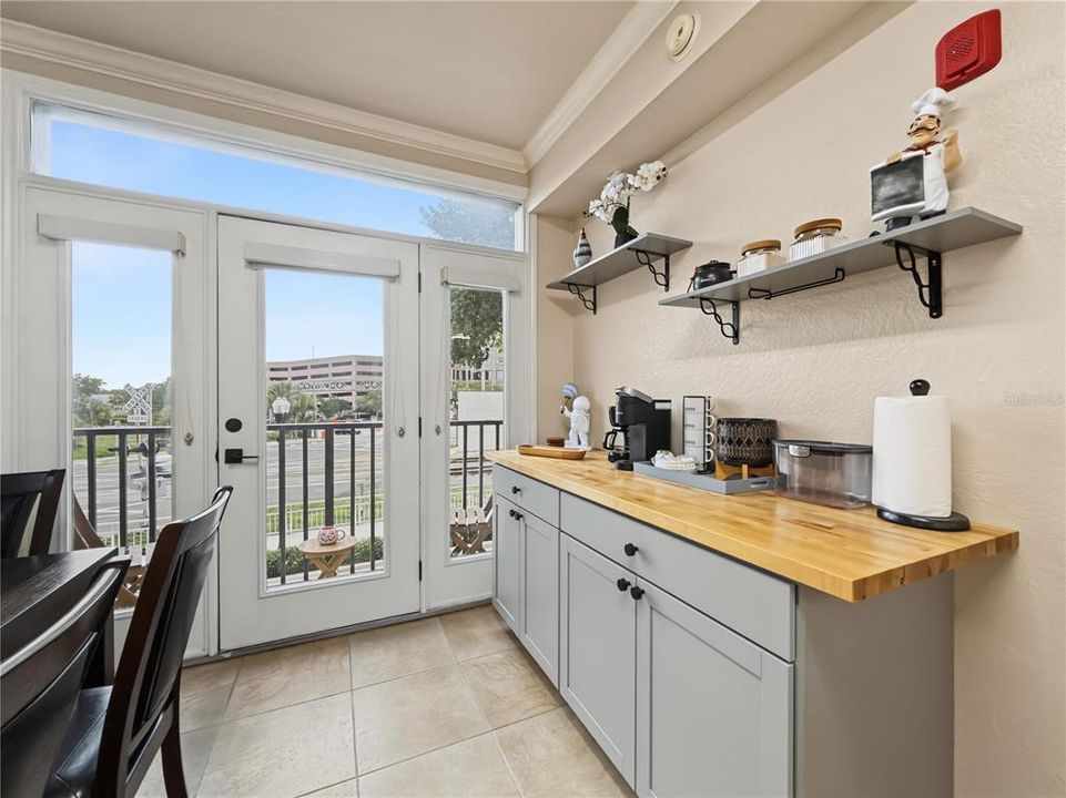 For Rent: $1,900 (2 beds, 2 baths, 1085 Square Feet)