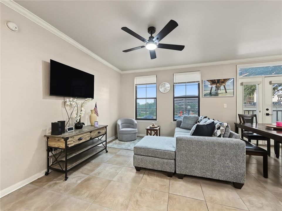 For Rent: $1,900 (2 beds, 2 baths, 1085 Square Feet)