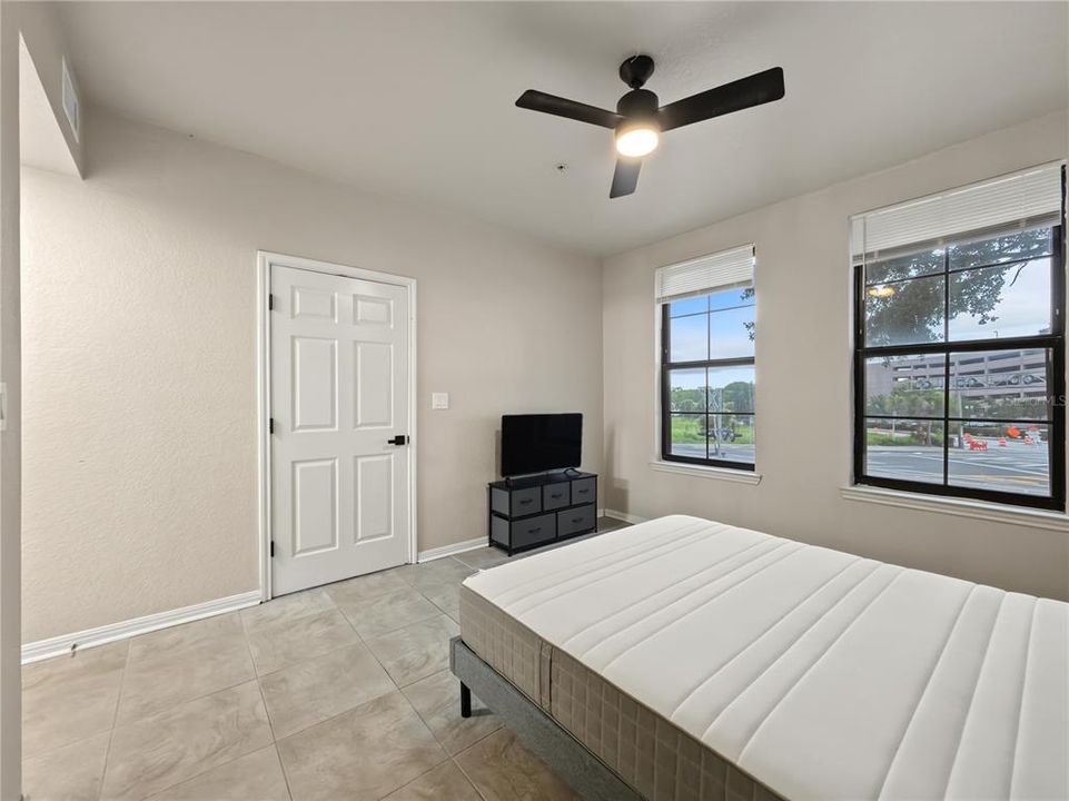 For Rent: $1,900 (2 beds, 2 baths, 1085 Square Feet)