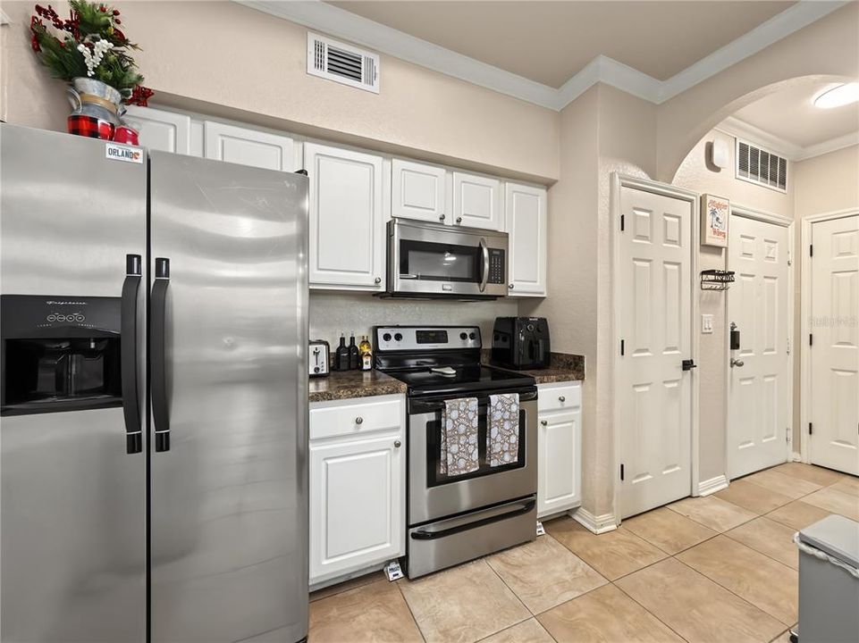 For Rent: $1,900 (2 beds, 2 baths, 1085 Square Feet)