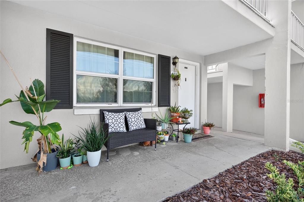 For Sale: $169,900 (1 beds, 1 baths, 645 Square Feet)