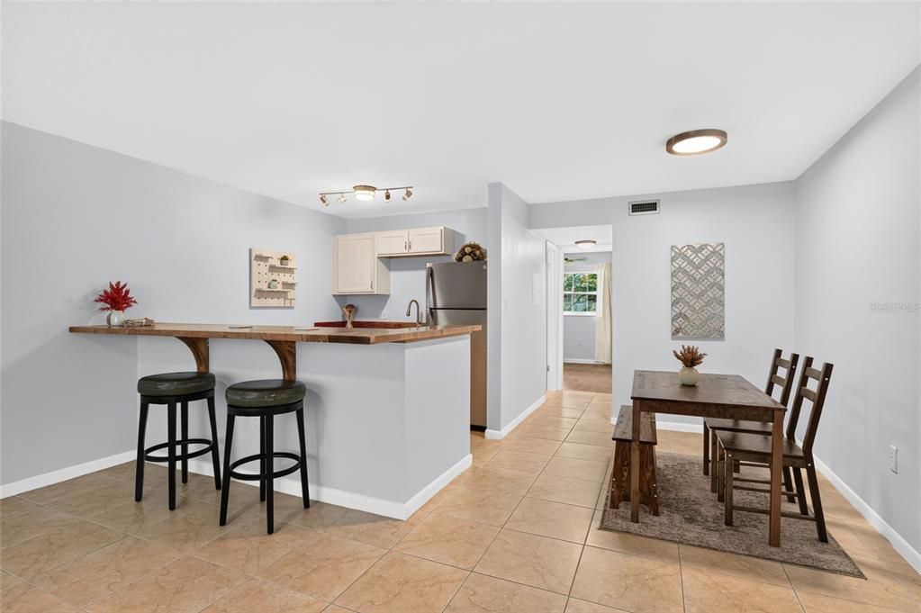 For Sale: $169,900 (1 beds, 1 baths, 645 Square Feet)