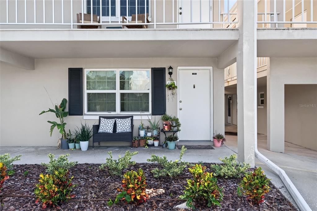 For Sale: $169,900 (1 beds, 1 baths, 645 Square Feet)
