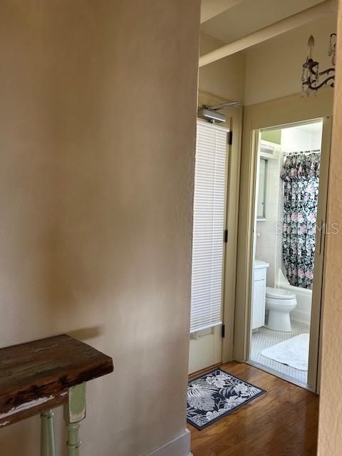 For Rent: $1,875 (1 beds, 1 baths, 702 Square Feet)