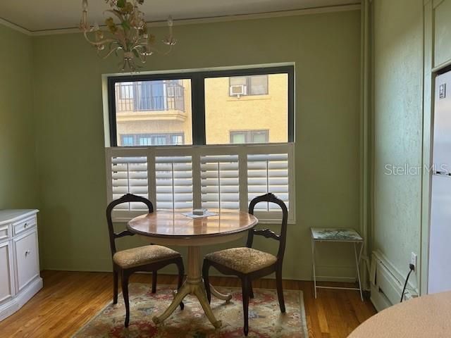 For Rent: $1,875 (1 beds, 1 baths, 702 Square Feet)