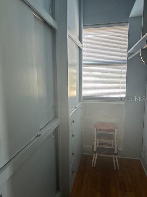 For Rent: $1,875 (1 beds, 1 baths, 702 Square Feet)