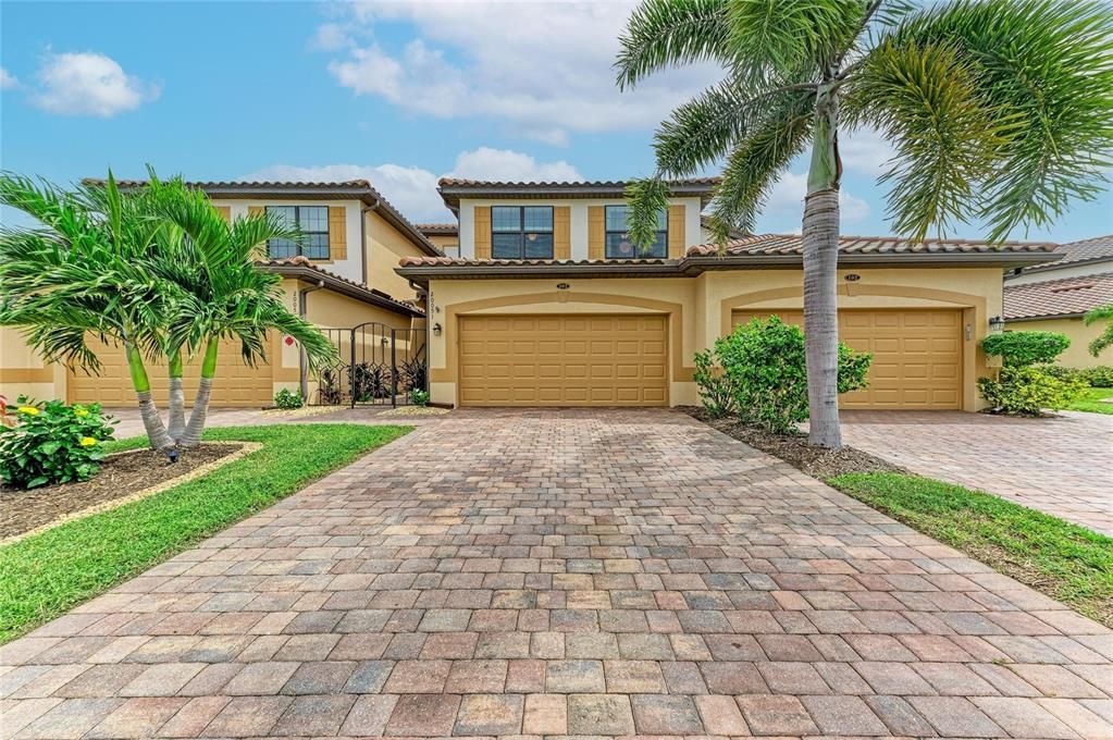 For Sale: $339,900 (3 beds, 2 baths, 2187 Square Feet)