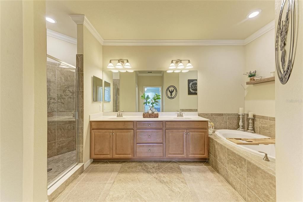 For Sale: $339,900 (3 beds, 2 baths, 2187 Square Feet)