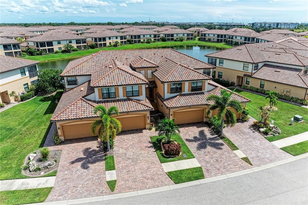 For Sale: $339,900 (3 beds, 2 baths, 2187 Square Feet)