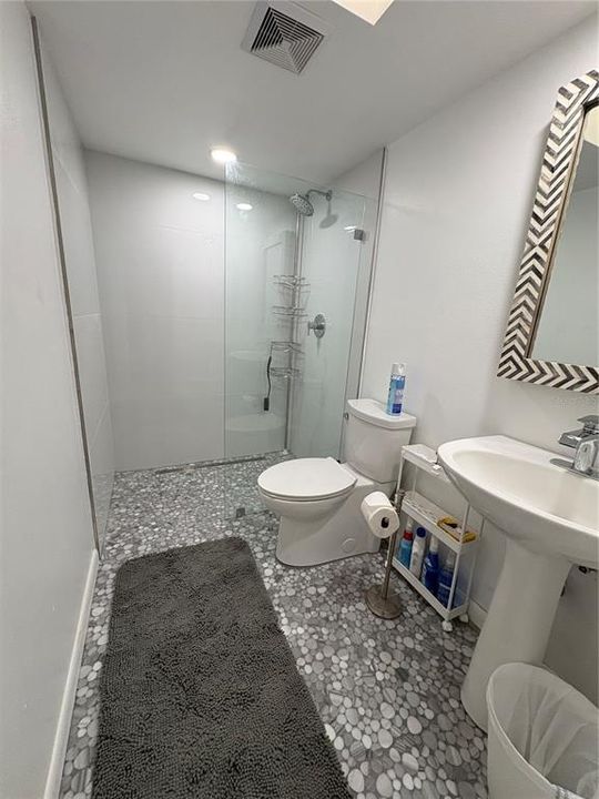 For Sale: $600,000 (3 beds, 2 baths, 2516 Square Feet)