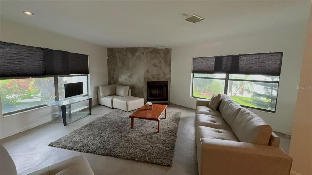 For Sale: $600,000 (3 beds, 2 baths, 2516 Square Feet)