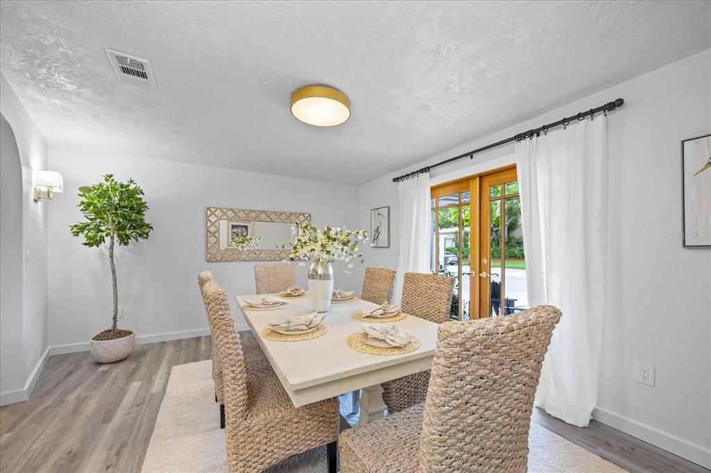 For Sale: $950,000 (4 beds, 3 baths, 2756 Square Feet)